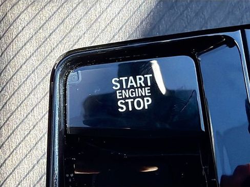 Used 2025 BMW X3 xDrive30i w/ Convenience Package image 34