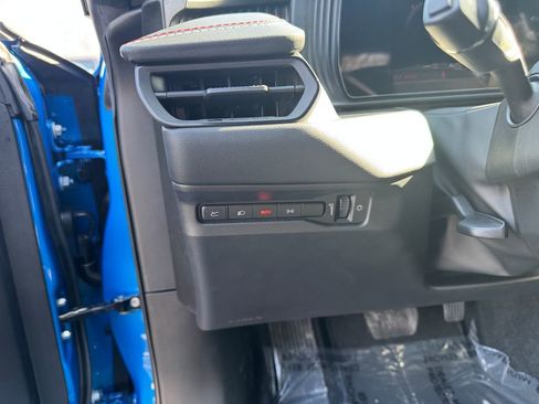 Used 2025 Dodge Charger R/T w/ Sun & Sound Package image 15