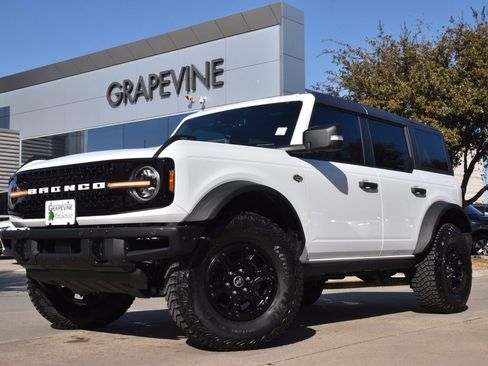 Used 2023 Ford Bronco Wildtrak image 1