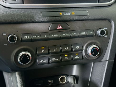 Used 2022 Kia Sportage LX image 22