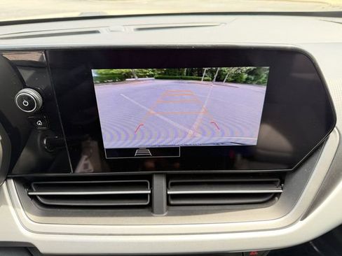 Used 2025 Chevrolet Trax LS FWD image 19