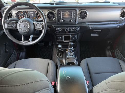 Used 2021 Jeep Gladiator Sport image 12