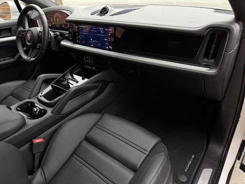 Certified 2024 Porsche Cayenne Turbo image 22