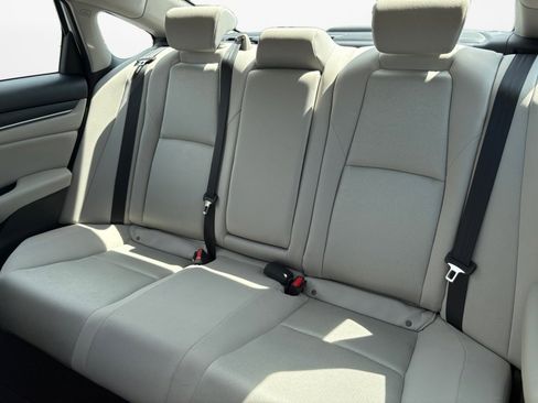 Used 2018 Honda Accord EX image 14