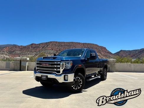 Used 2020 GMC Sierra 2500 SLE w/ SLE Value Package; AWD/4WD image 1