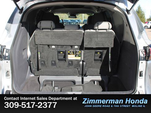 Used 2021 Toyota Sienna LE w/ Protection Package (TMS) image 6