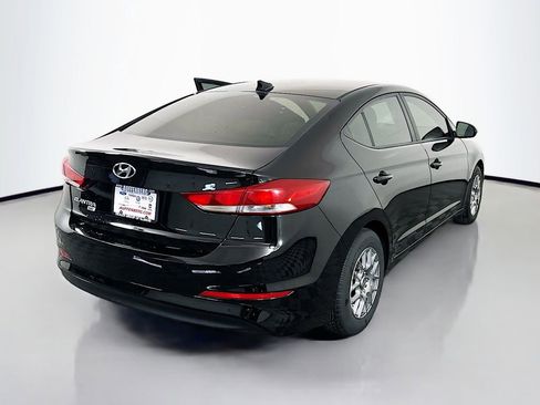 Used 2017 Hyundai Elantra SE image 7