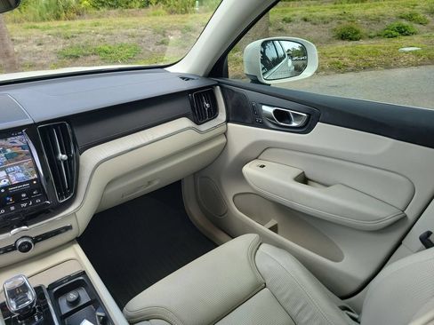 Used 2023 Volvo XC60 B5 Ultimate w/ Climate Package AWD/4WD image 17