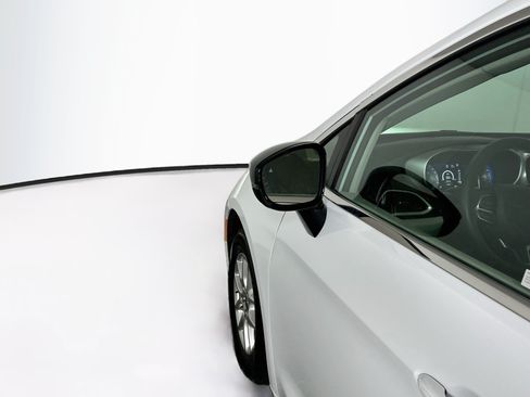 Used 2024 Chrysler Pacifica Touring-L FWD image 16