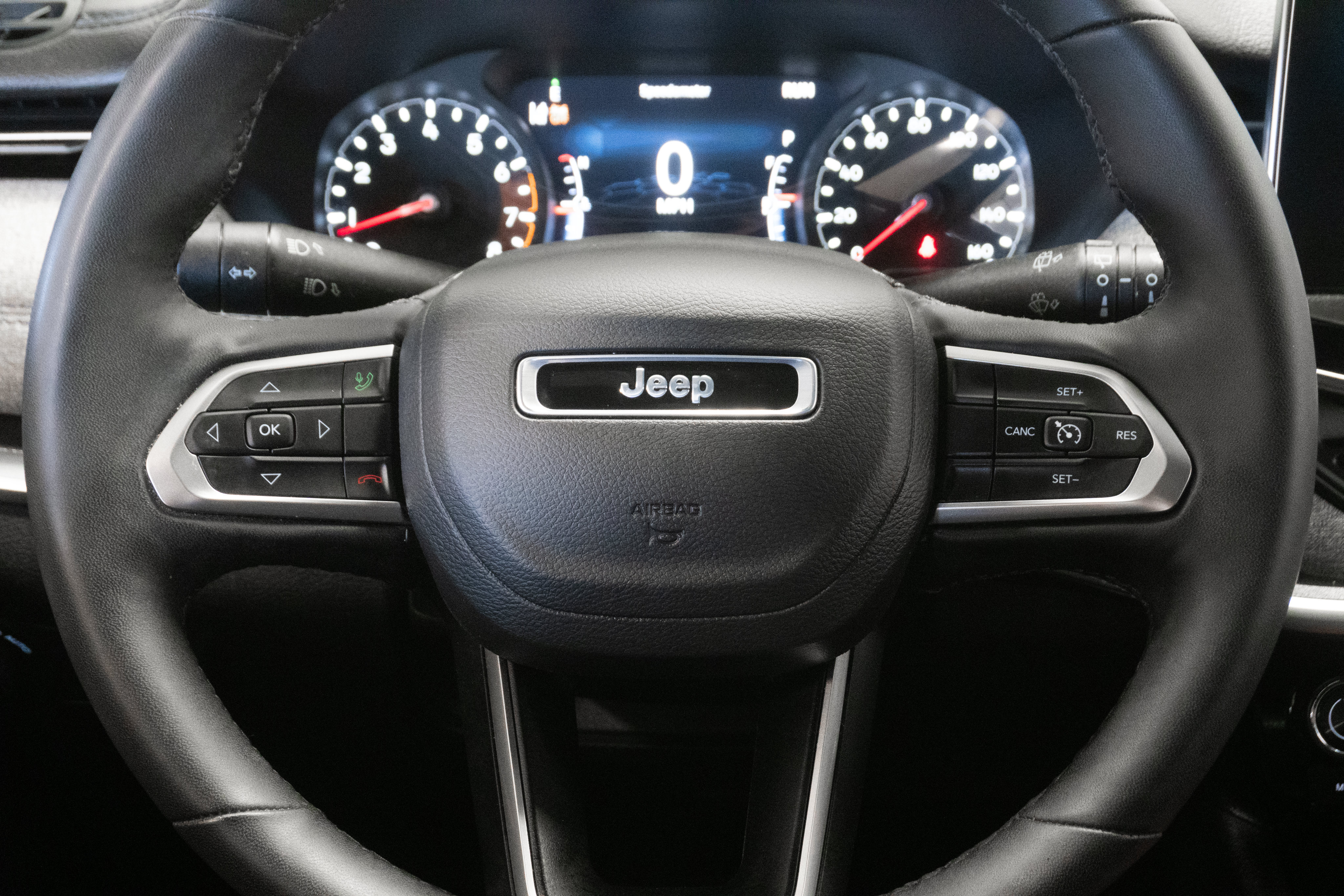 Used 2024 Jeep Compass Latitude w/ Convenience Group AWD/4WD image 18