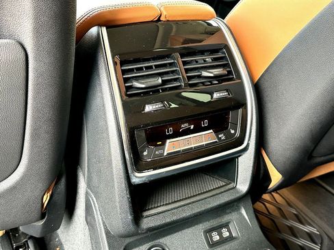 Certified 2023 BMW X7 xDrive40i w/ Premium Package image 21
