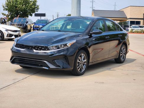 Certified 2024 Kia Forte LXS FWD image 2