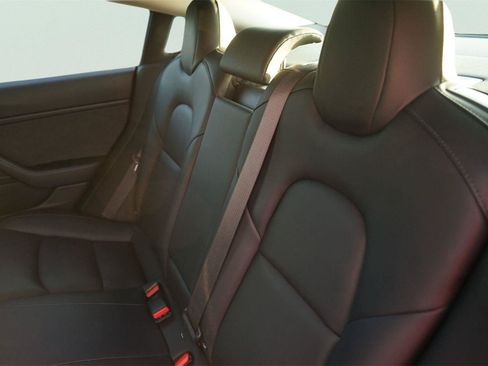Used 2018 Tesla Model 3 RWD image 14