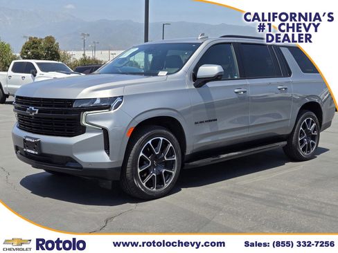 Used 2023 Chevrolet Suburban RST w/ Luxury Package AWD/4WD image 3