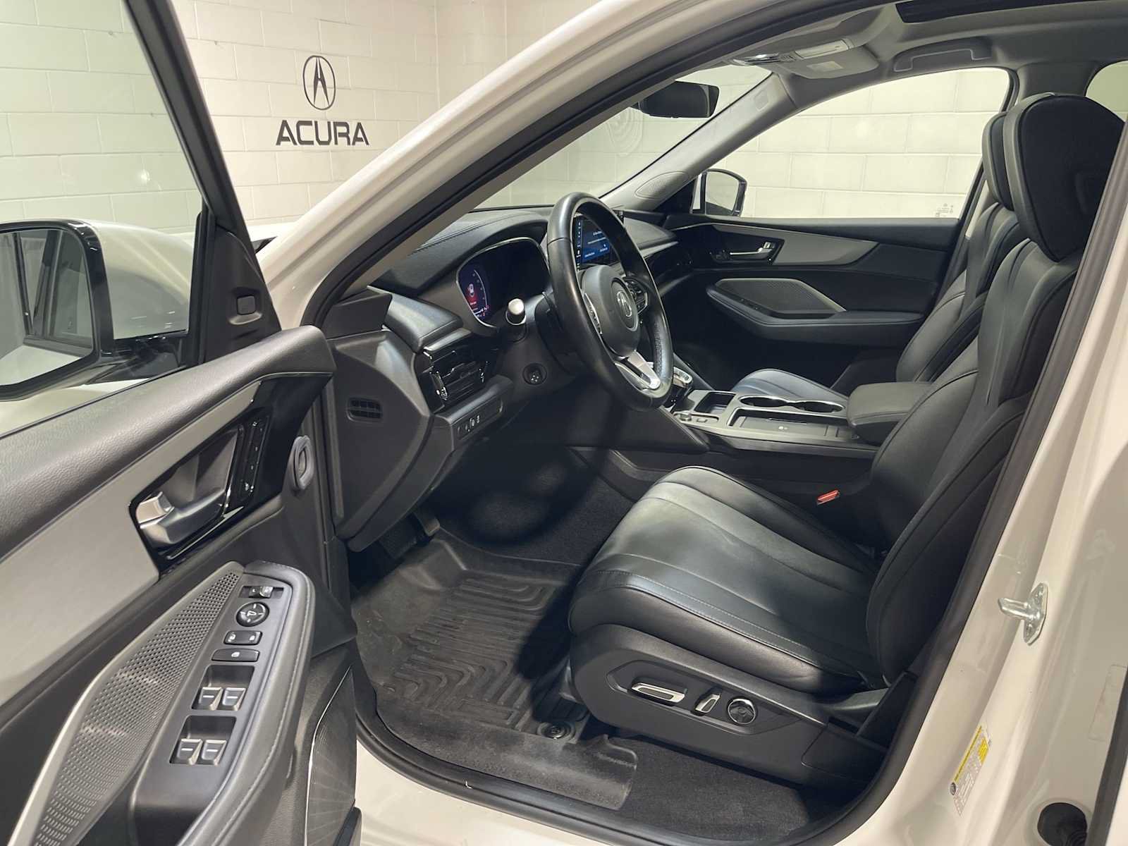 Certified 2025 Acura MDX SH-AWD image 2