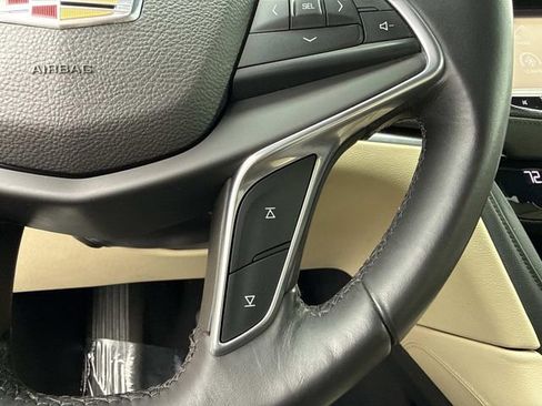 Used 2017 Cadillac XT5 Base image 24