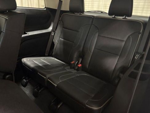 Used 2023 GMC Acadia Denali image 28