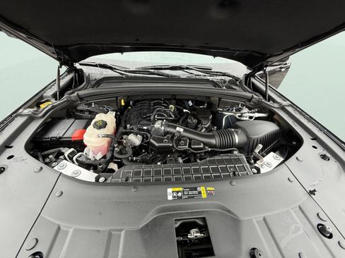 Used 2024 Jeep Grand Cherokee L Laredo image 18