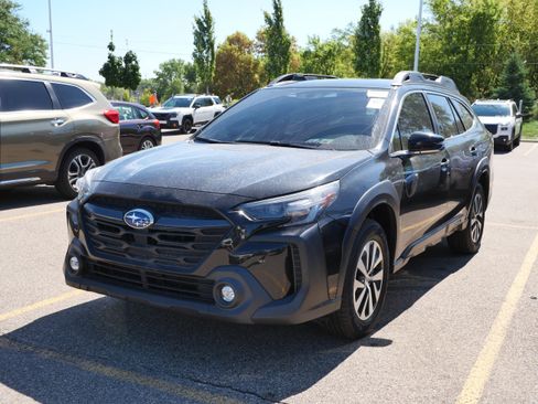 Used 2023 Subaru Outback Premium AWD/4WD image 3