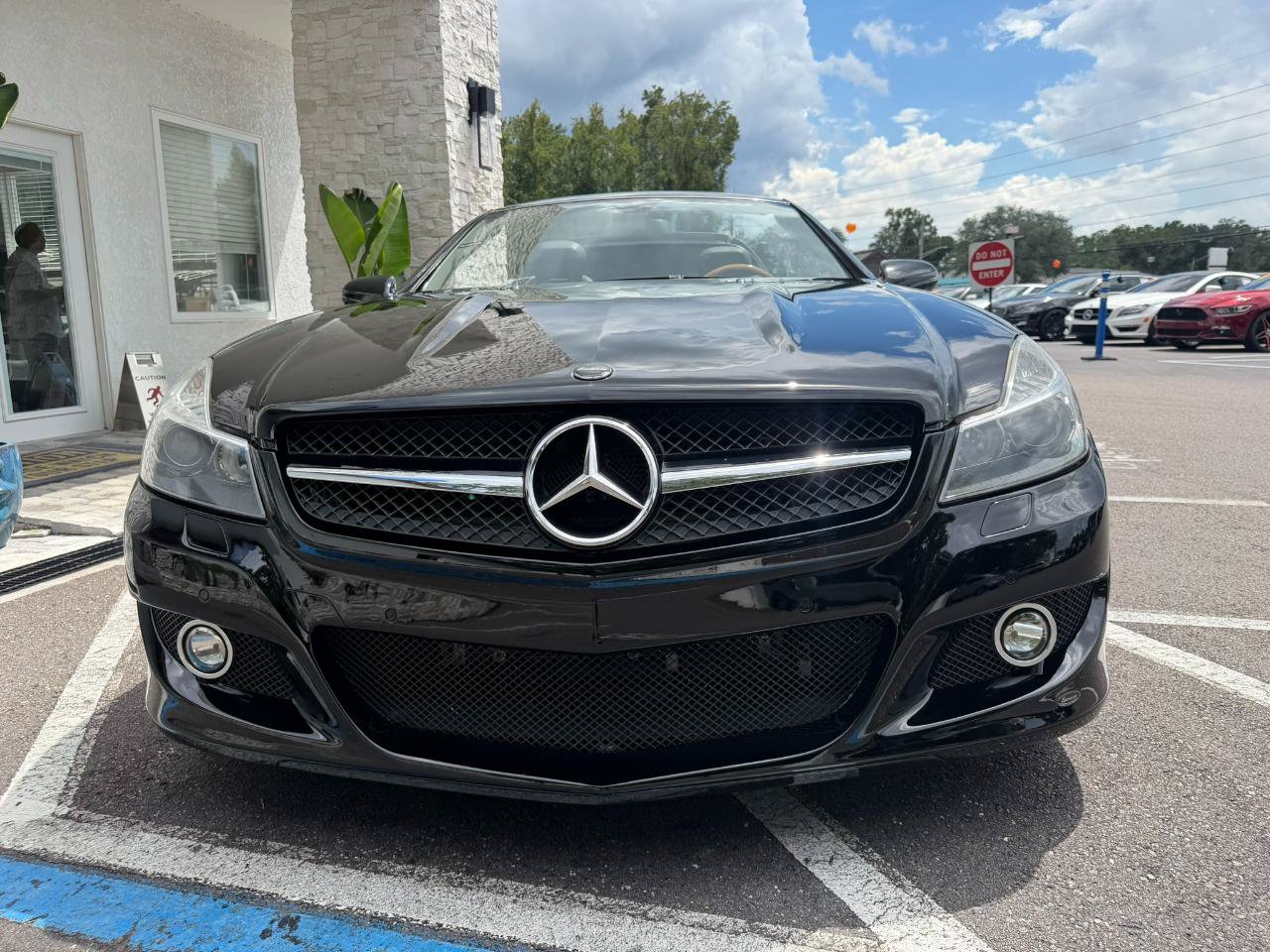 Used 2011 Mercedes-Benz SL 550 image 4