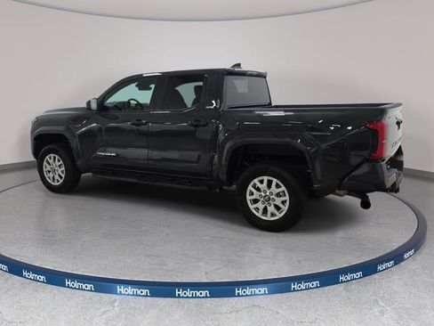 Certified 2025 Toyota Tacoma SR5 AWD/4WD image 7