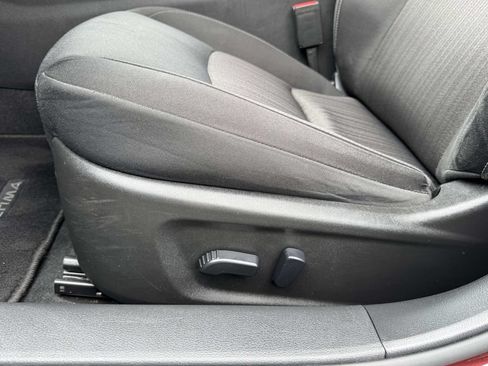 Used 2024 Nissan Altima 2.5 SV FWD image 19
