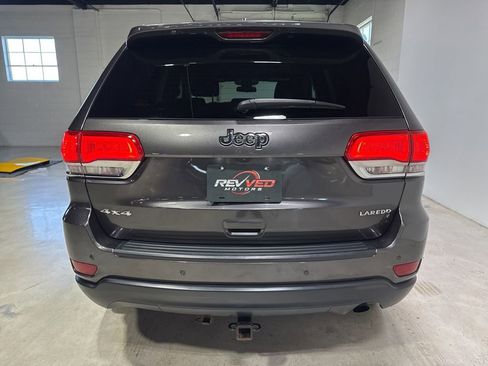 Used 2019 Jeep Grand Cherokee Laredo AWD/4WD image 5