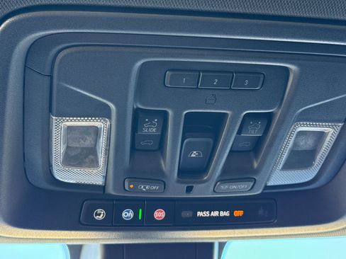 Used 2019 Chevrolet Silverado 1500 High Country w/ Technology Package image 23