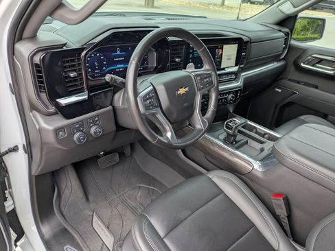 Used 2023 Chevrolet Silverado 1500 LTZ AWD/4WD image 14