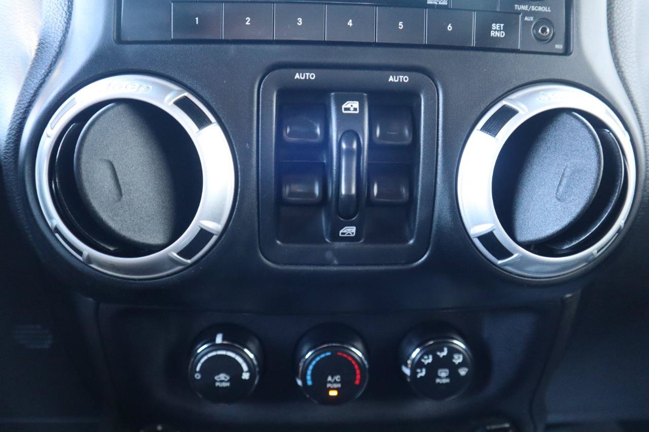 Used 2014 Jeep Wrangler Unlimited Rubicon w/ Connectivity Group AWD/4WD image 69