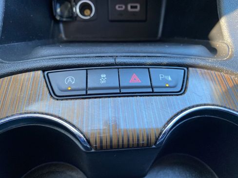 Used 2020 GMC Acadia SLE image 22