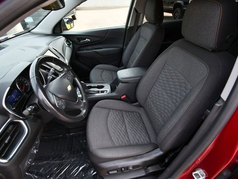 Used 2021 Chevrolet Equinox LT AWD/4WD image 16