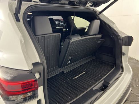Used 2023 Toyota Highlander XSE image 27
