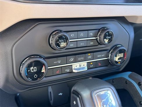 Used 2023 Ford Bronco Wildtrak image 26