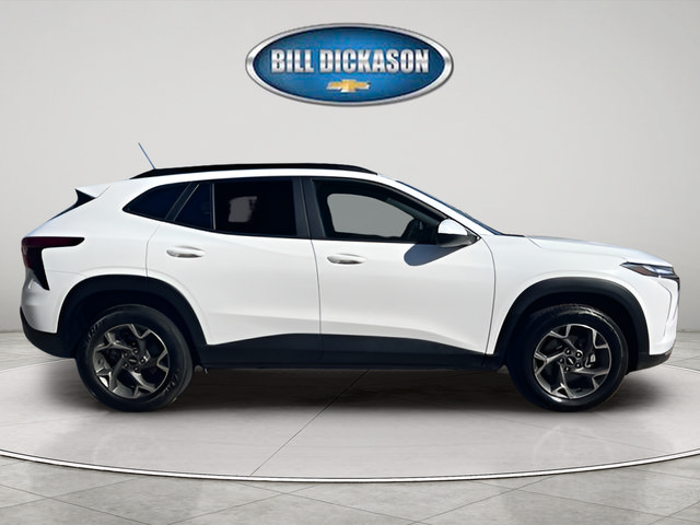 Used 2025 Chevrolet Trax LT FWD image 9