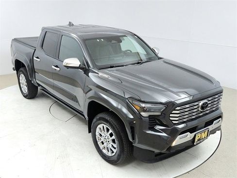 Used 2025 Toyota Tacoma Limited image 13