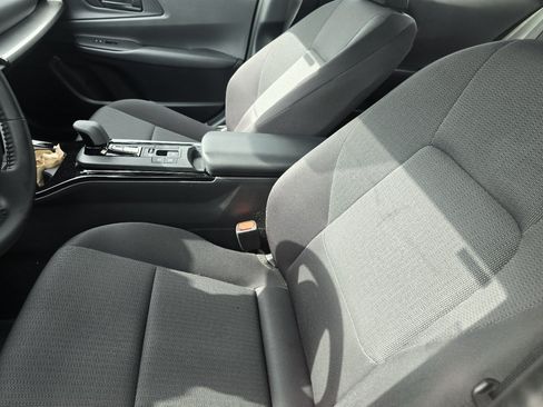 Used 2025 Toyota Prius LE FWD image 22