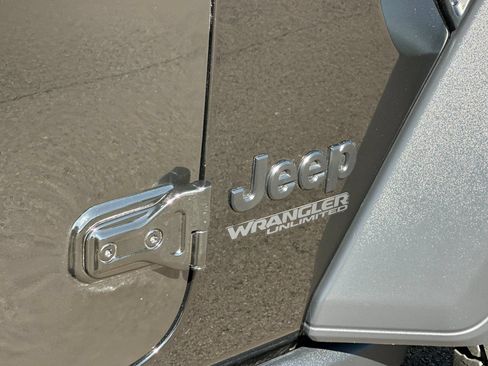 Used 2020 Jeep Wrangler Unlimited Sport AWD/4WD image 25