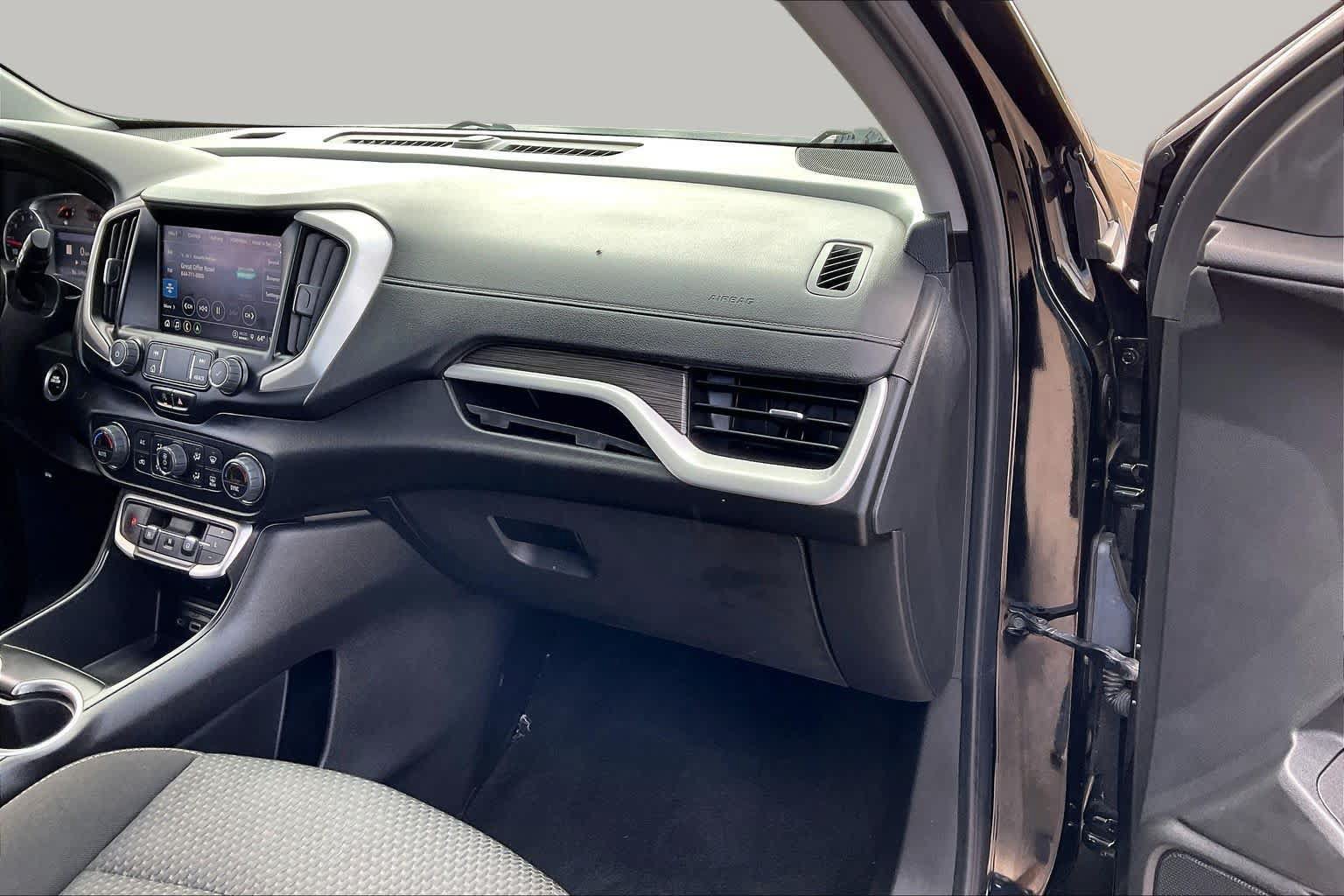 Used 2022 GMC Terrain SLE w/ Driver Convenience Package FWD image 17
