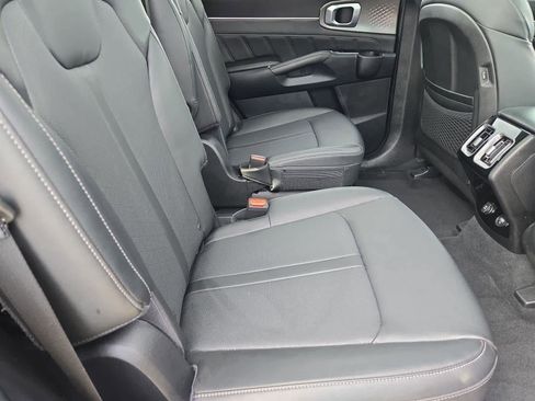 Certified 2022 Kia Sorento SX image 19