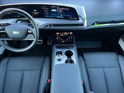 Used 2026 Cadillac Vistiq Sport w/ LPO, Floor Liner Package image 15