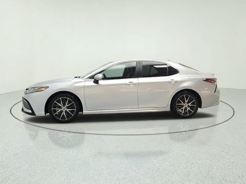 Used 2024 Toyota Camry SE w/ Convenience Package FWD image 8