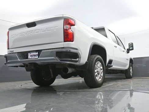 Used 2024 Chevrolet Silverado 2500 LT AWD/4WD image 47
