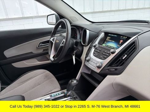 Used 2017 Chevrolet Equinox LT image 36