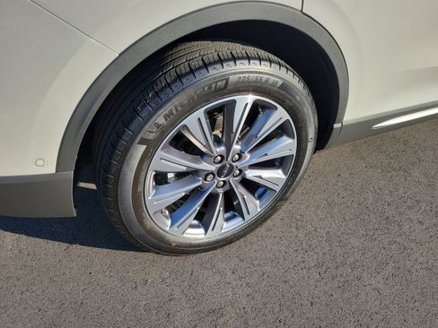 Used 2022 Lincoln Corsair Reserve w/ Equipment Group 201A image 5