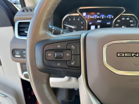 Used 2021 GMC Yukon XL Denali image 31