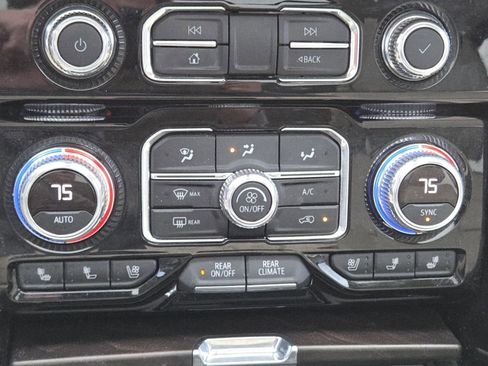 Used 2021 GMC Yukon Denali w/ Denali Premium Package image 37