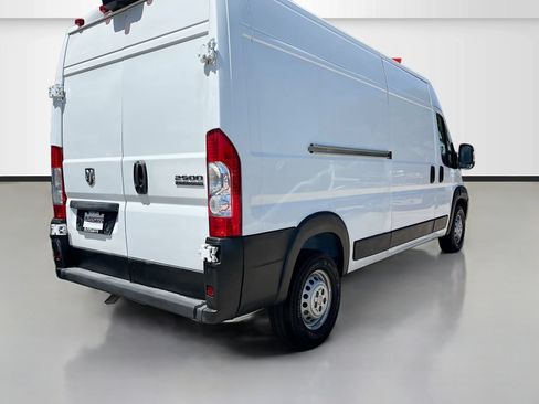Used 2024 RAM ProMaster 2500 w/ Convenience Group FWD image 7