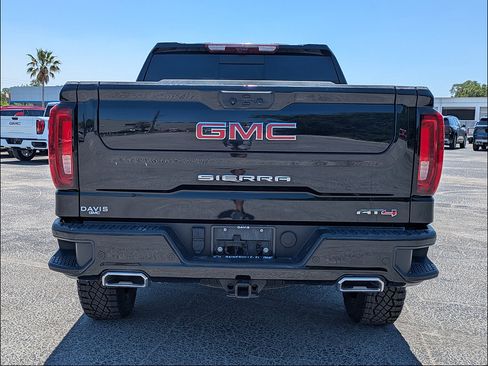 Used 2024 GMC Sierra 1500 AT4 w/ Technology Package AWD/4WD image 6