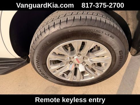 Used 2025 GMC Yukon Denali image 9